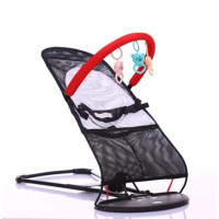 Шезлонг-качалка для новонароджених з ременями безпеки