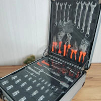 ToolMaster Pro 235 — універсальний набір інструментів для дому, авто та майстерні