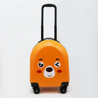 Дитячий чемодан Z-6  – яскрава та міцна валіза для подорожей